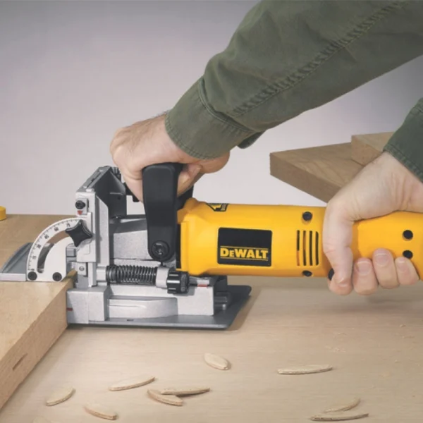 Dewalt DW682K Tip 1 Geçme Dübel Frezesi 600W