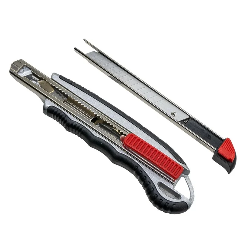 İzeltaş Pro Metal Gövde Otomatik Yüklemeli Maket Bıçağı 5 Yedekli