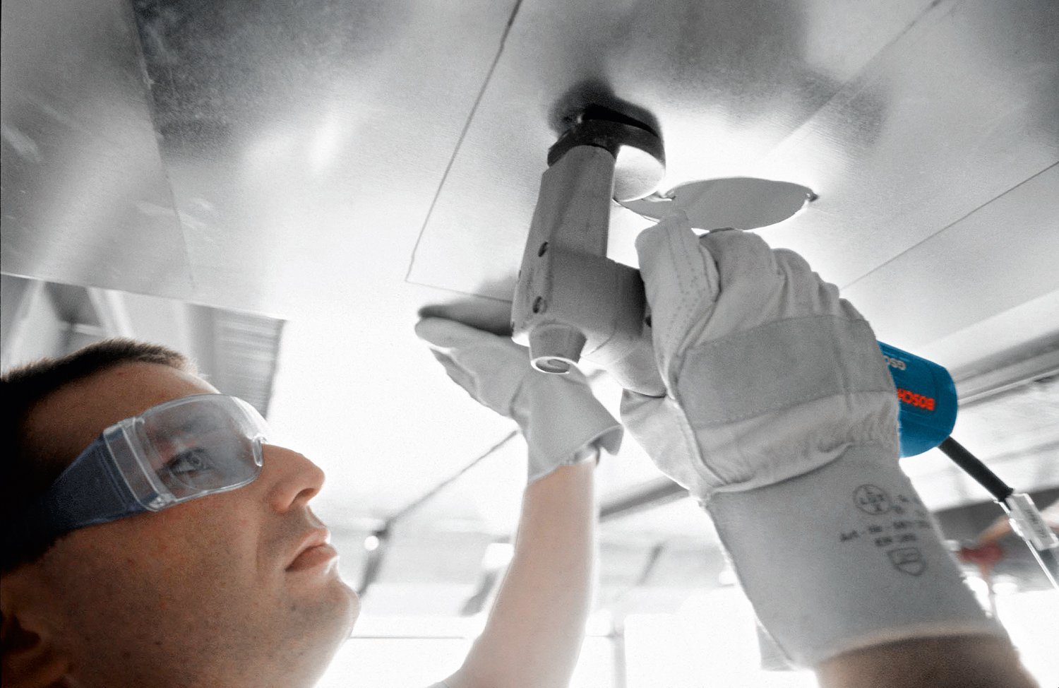 Bosch GSC 2,8 Sac Kesme Makinesi